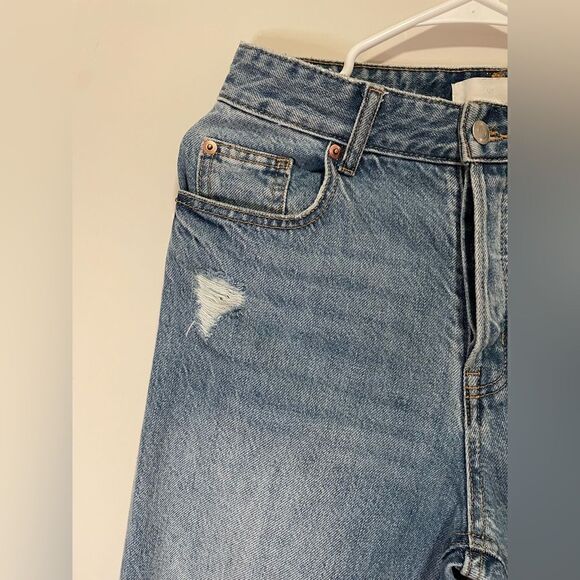H&M high Rise Mom Jeans 🤍 - Picture 2 of 7